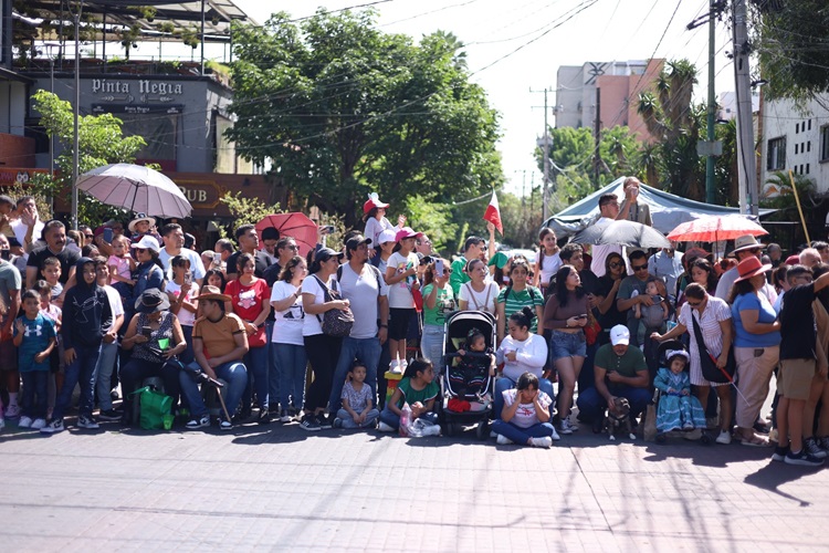 SE MUESTRAN. En el acto participaron elementos de las fuerzas armadas y civiles. (Foto: Michelle Vázquez) 